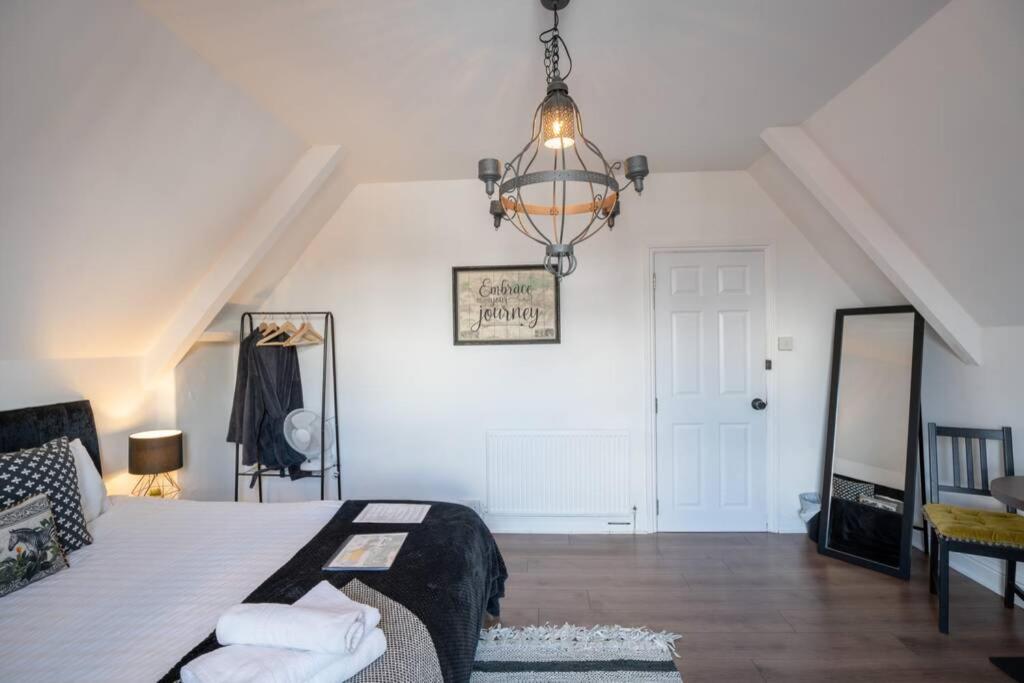 Phenix Central - Huge 3 Bed, Super Equipped Apartment. 6