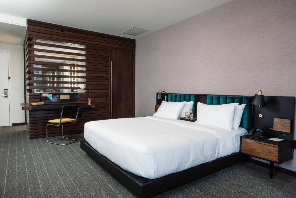 Fairlane Hotel Nashville, by Oliver Image