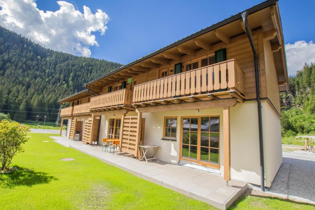 Tauerndorf Enzingerboden Ski in&out - Steinbock Lodges 1