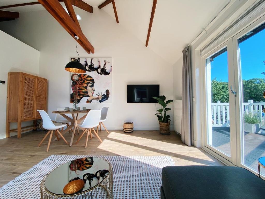 Luxurious historical Loft close to the beach!! 1