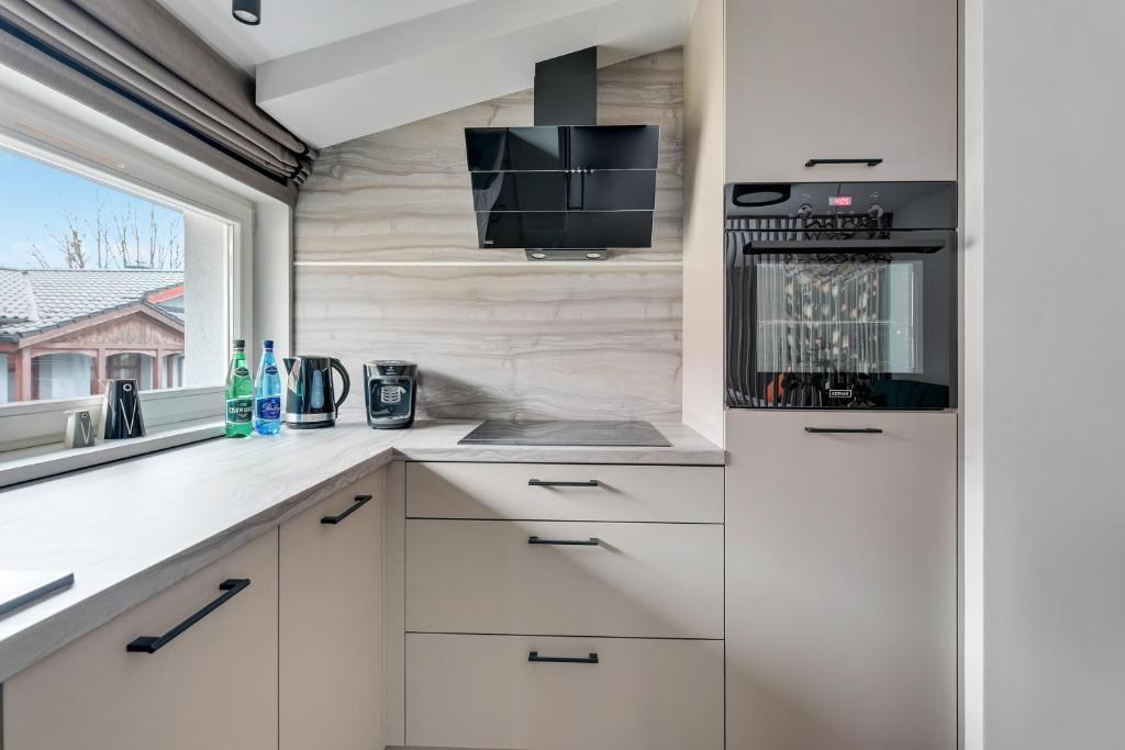 Monte Carlo Luxury Suites with Parking by Lion Apartments Sopot 4