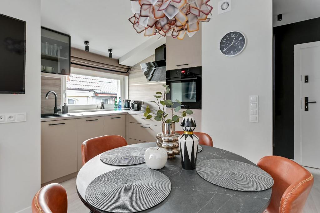 Monte Carlo Luxury Suites with Parking by Lion Apartments Sopot 5