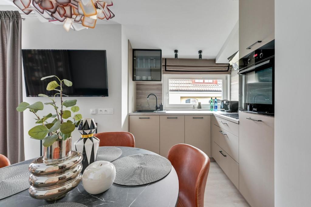 Monte Carlo Luxury Suites with Parking by Lion Apartments Sopot 6