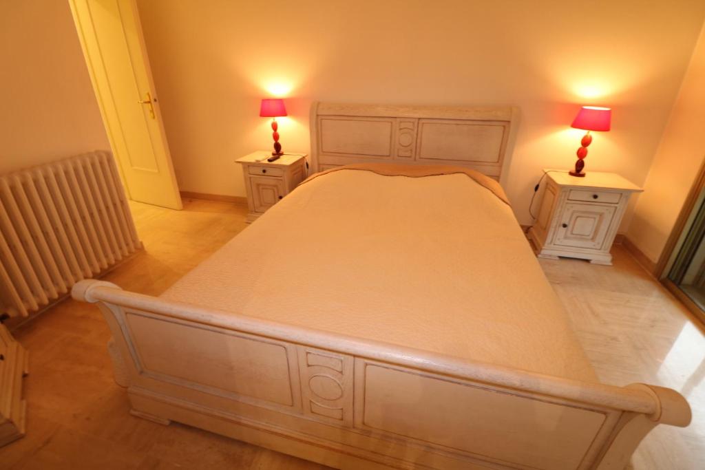 2 bedroom & studio Palais Royal 2 mins from Croisette and Carlton 8