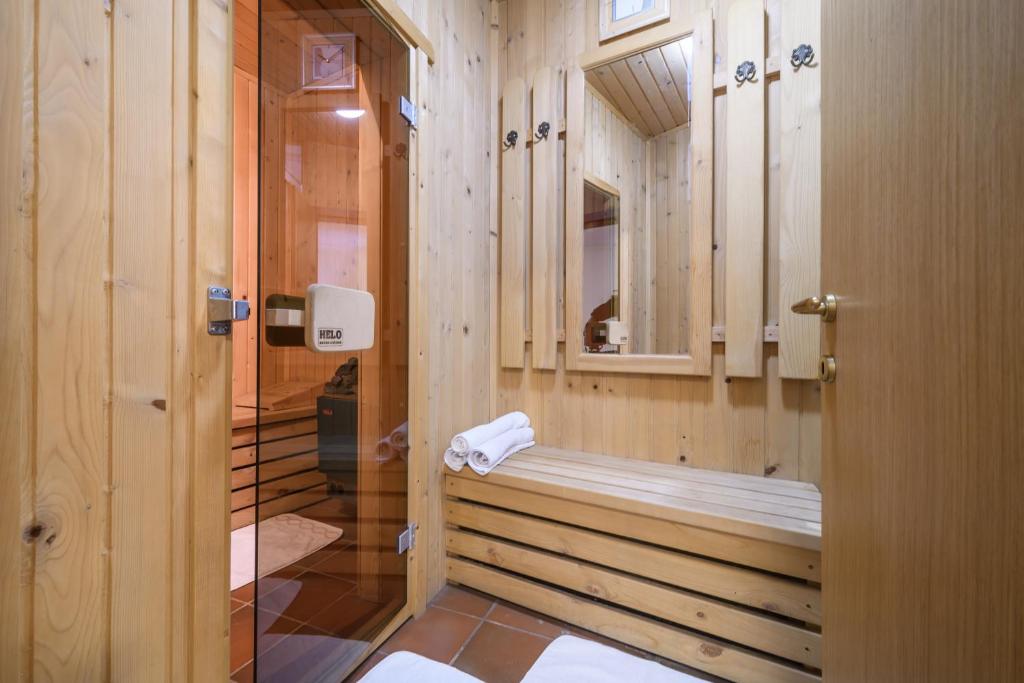 Villa Anna Luxury Lake Residence 3