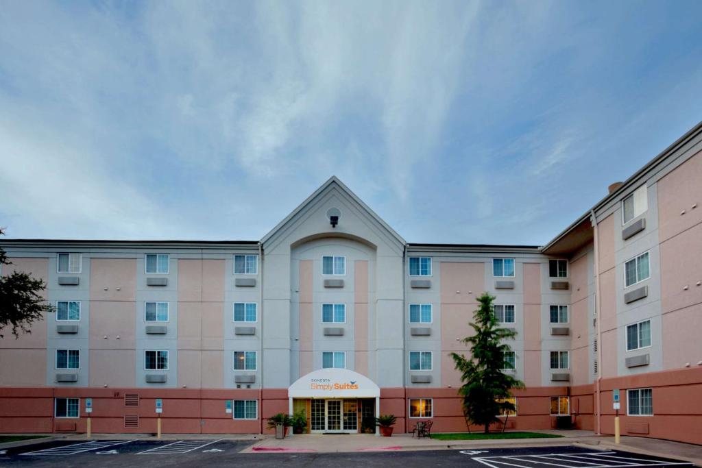Sonesta Simply Suites Austin The Domain Area Image