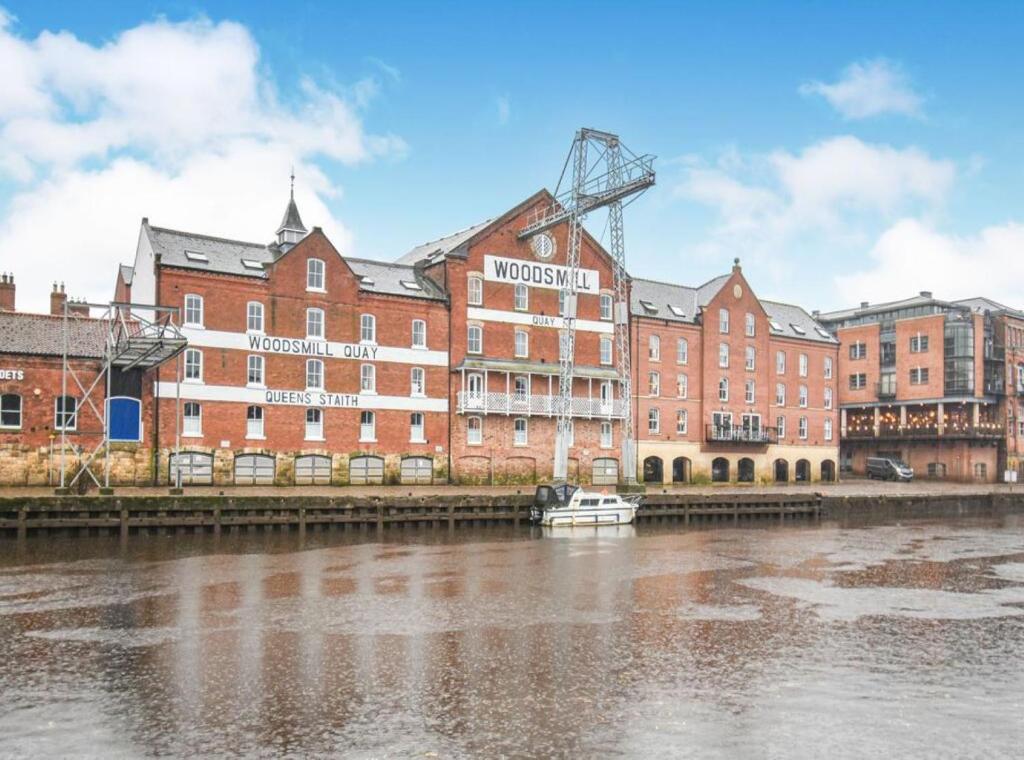 Cosy Riverside Apartment - Woodsmill Quay FREE PARKING 6