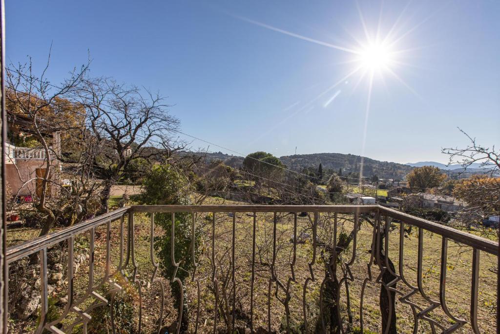 LB Vacation Rentals I Charming Little Bucolic House 5-Min From City 6