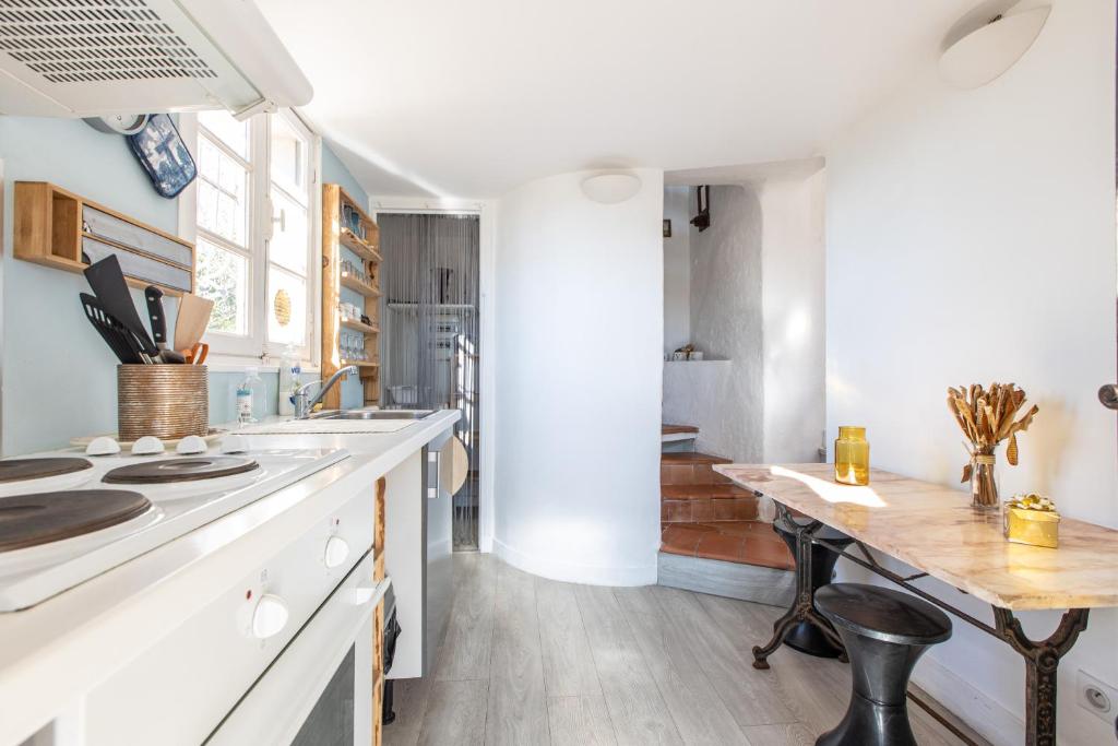 LB Vacation Rentals I Charming Little Bucolic House 5-Min From City 3