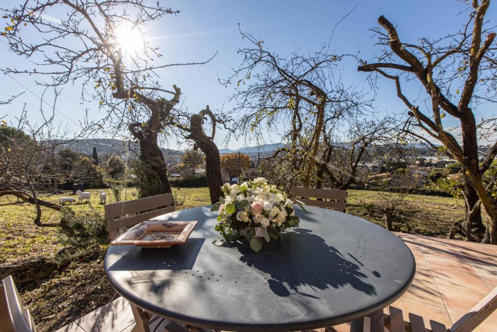 LB Vacation Rentals I Charming Little Bucolic House 5-Min From City 5