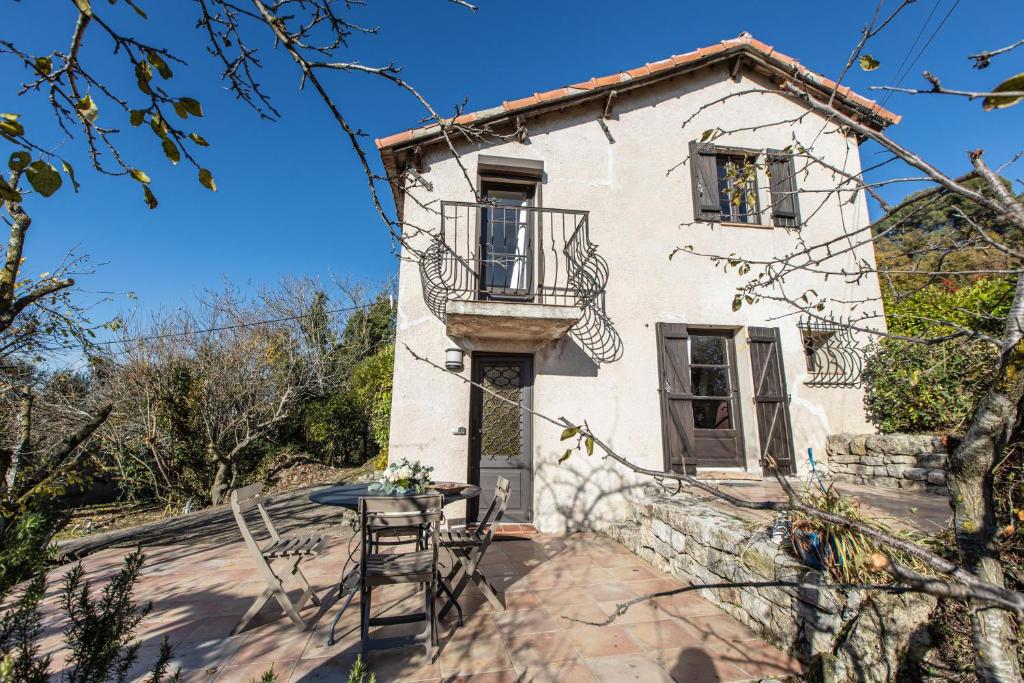 LB Vacation Rentals I Charming Little Bucolic House 5-Min From City 1