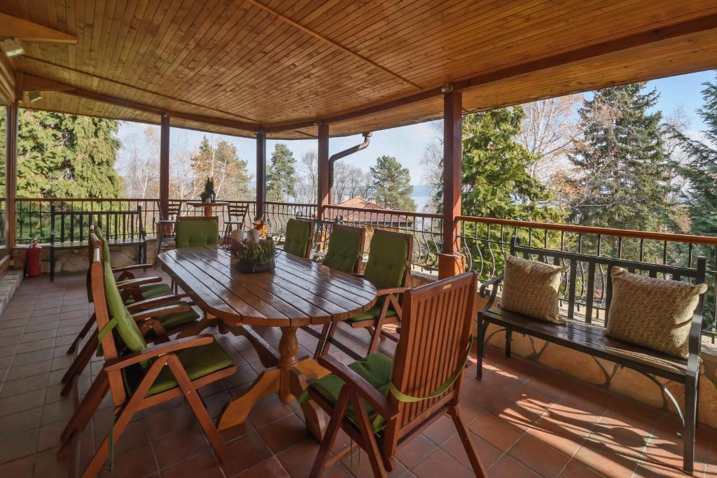 Villa Anna Luxury Lake Residence 8