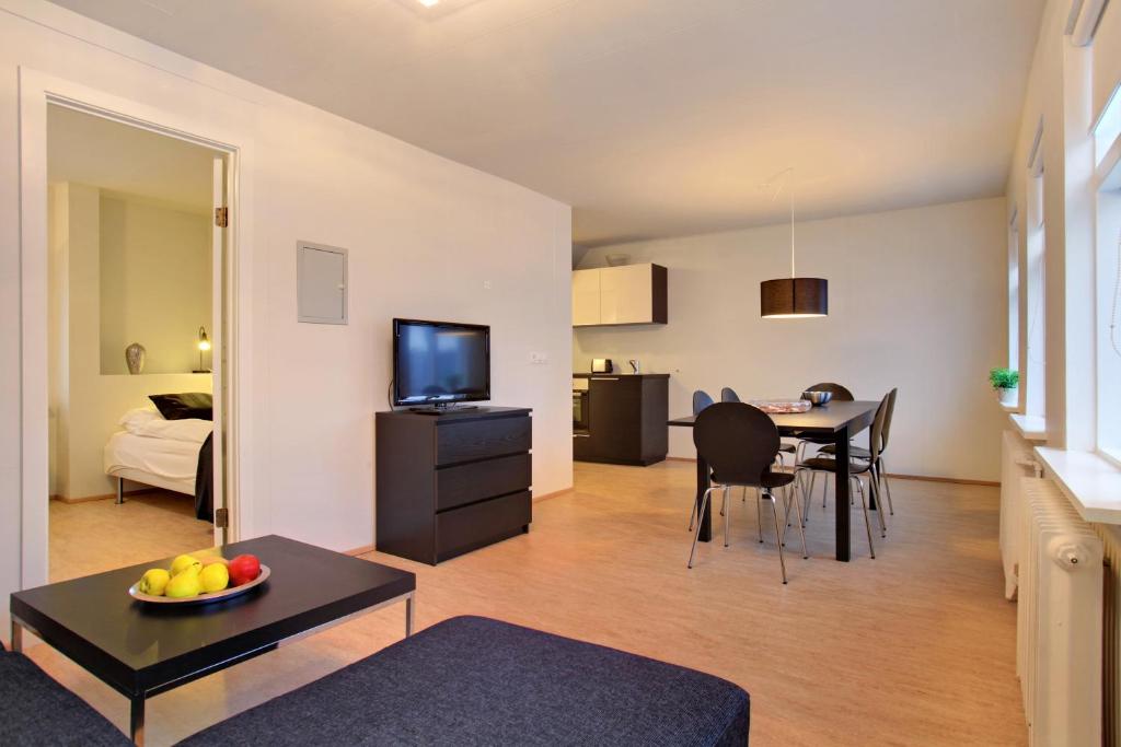 Alfred's Apartments 5