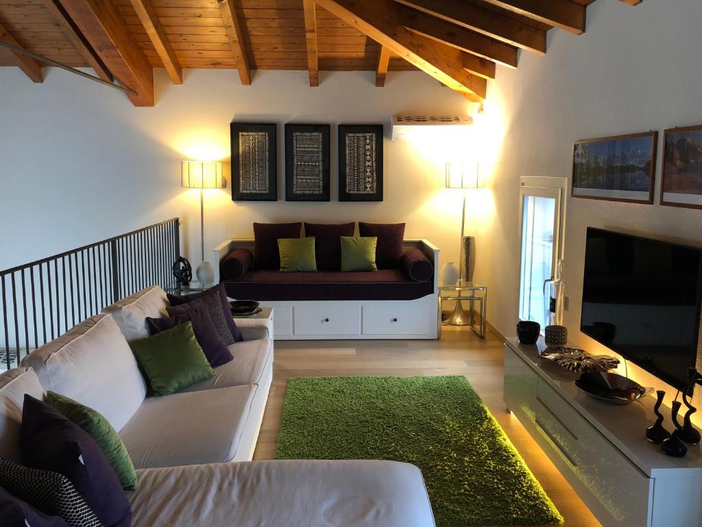 Photo de la galerie de l'établissement Front Row Golf Villa Bogogno, à Bogogno