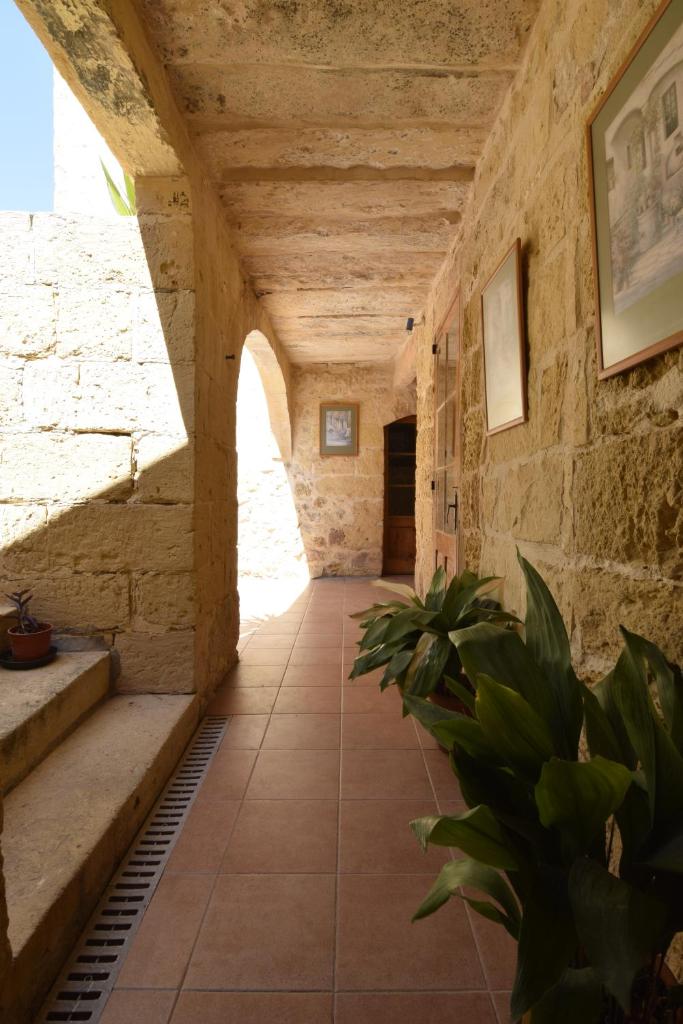 400YR Farmhouse in Xaghra Gozo - Entire Farmhouse 3