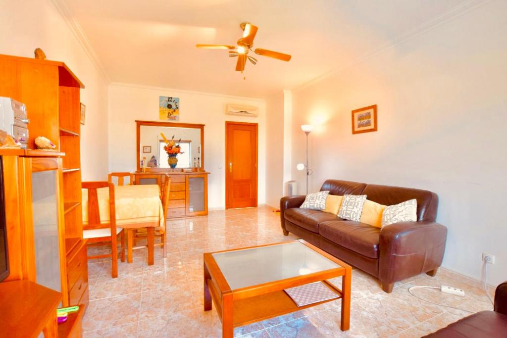 Estrada de, Urbanizacao,edificio laranjal,apartment 18,vale carro, 8200-596 5