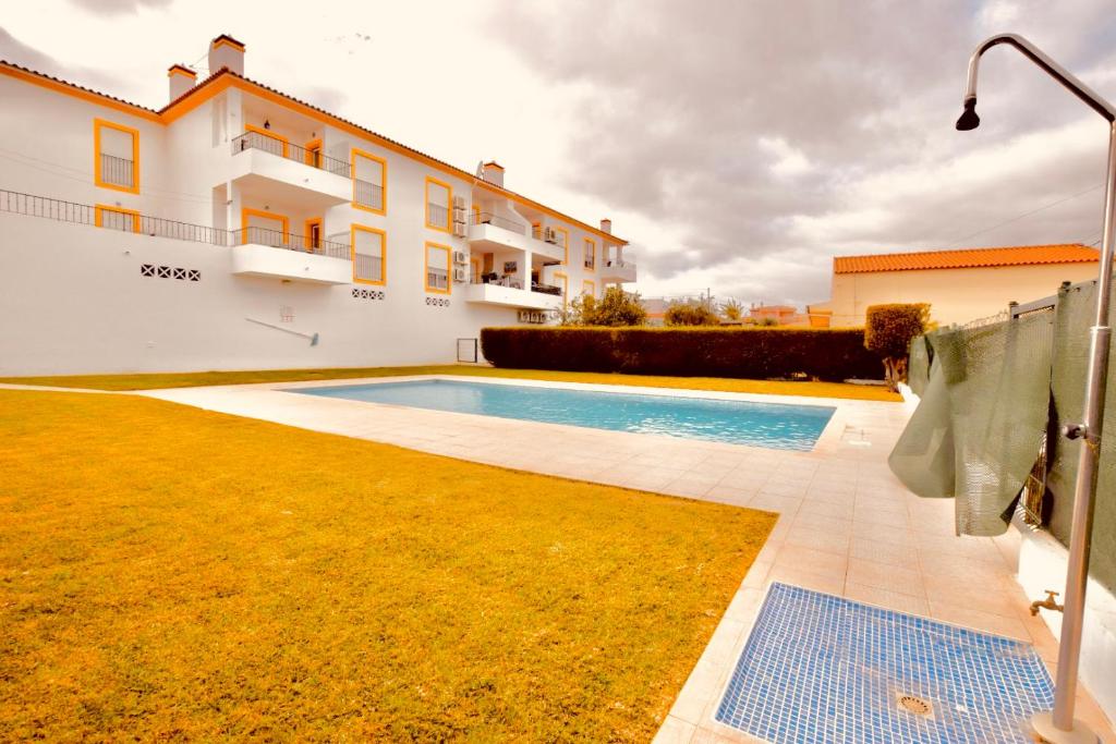 Estrada de, Urbanizacao,edificio laranjal,apartment 18,vale carro, 8200-596 4