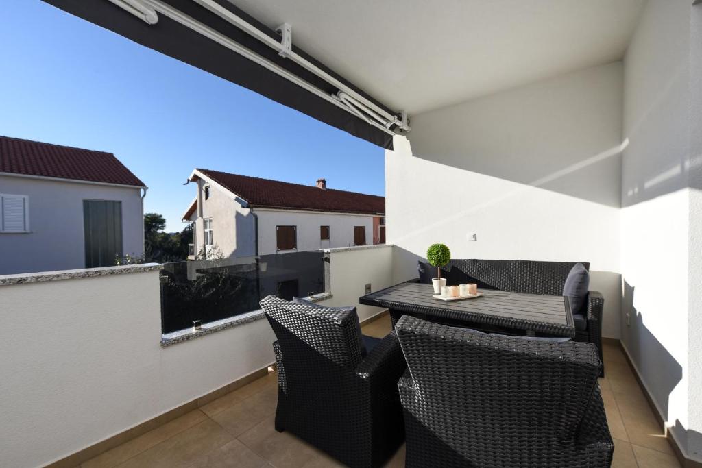 Apartments Lecija 4