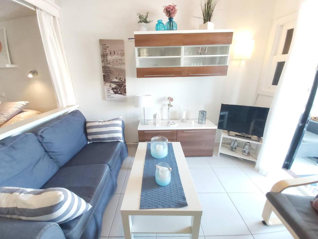 Central Apartment With Sea Views 6