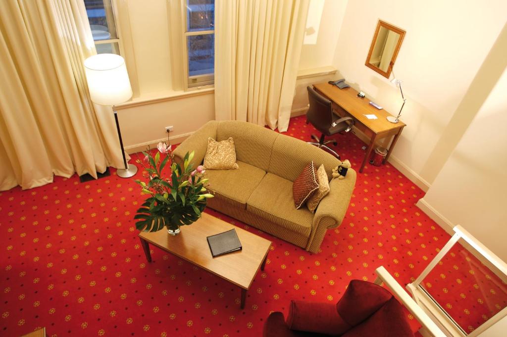 Grand Hotel Melbourne Image