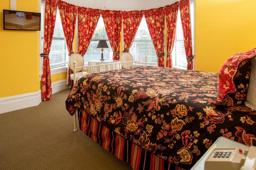Hayes Valley Inn Image
