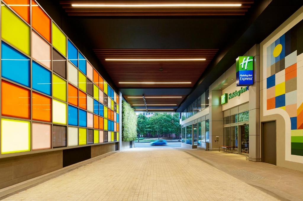 Holiday Inn Express Melbourne Southbank, an IHG Hotel Image