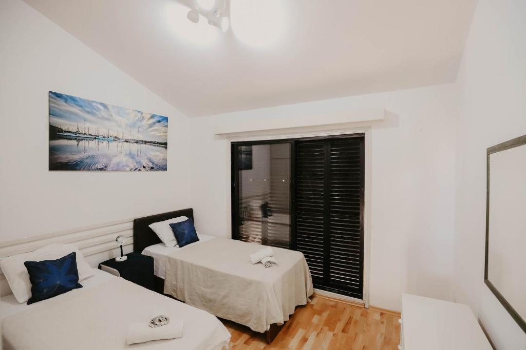 Pirgos beach house 6