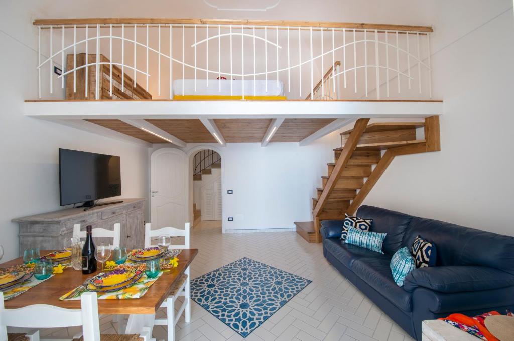 Le Ali sul Mare,near elevator, few steps,parking 6
