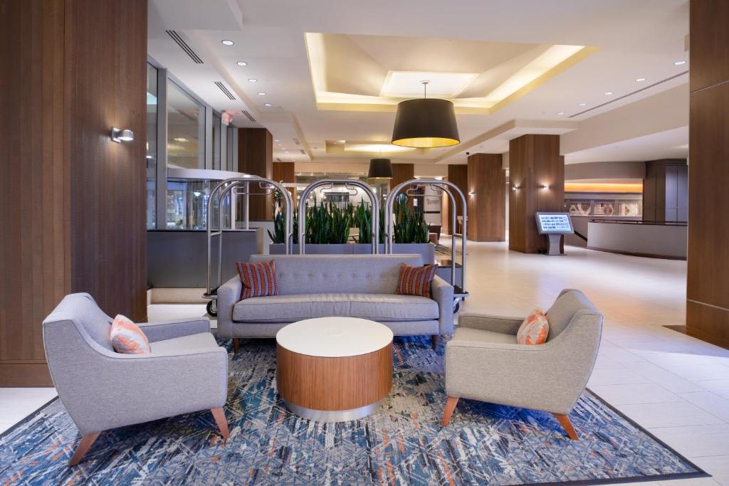 Crowne Plaza Kansas City Downtown, an IHG Hotel Image