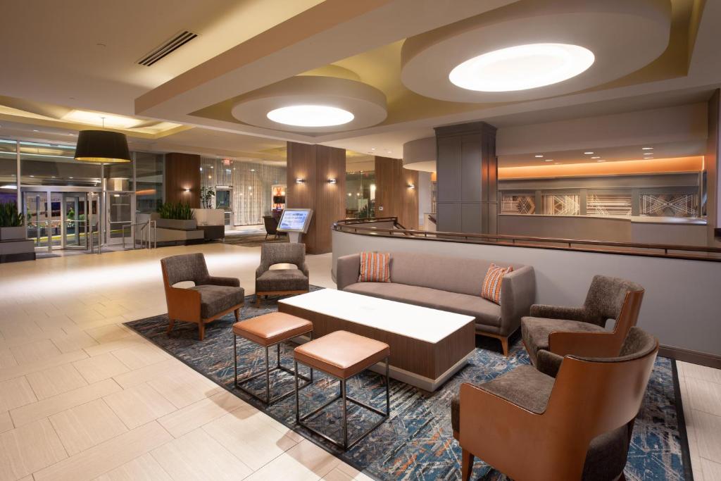 Crowne Plaza Kansas City Downtown, an IHG Hotel Image