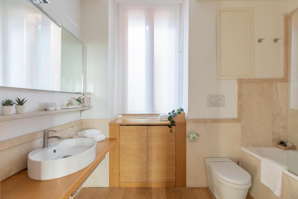 iFlat Navona White and Stylish Apartment 8