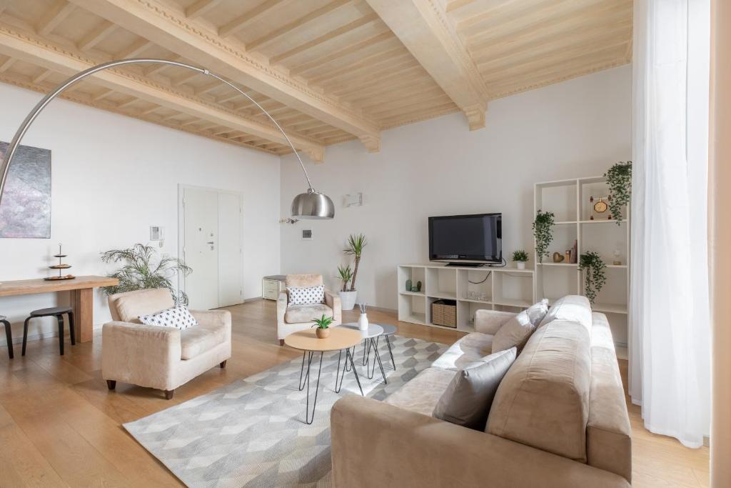 iFlat Navona White and Stylish Apartment 5