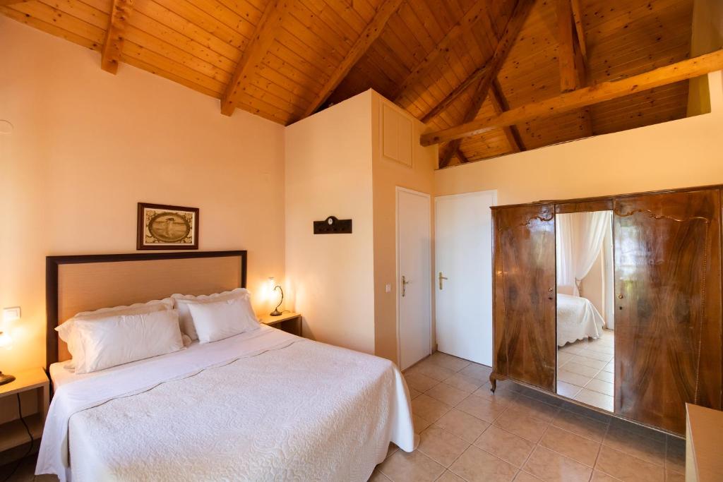 Almondtree House Exanthia - Private Parking 2