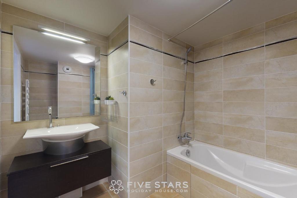 LUXURY BEACH five STARS HOLIDAY HOUSE 8