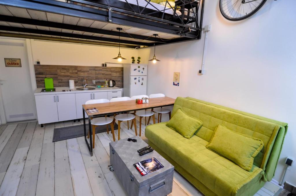 Altitude Loft 8