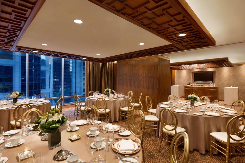 Shangri-La Vancouver Image