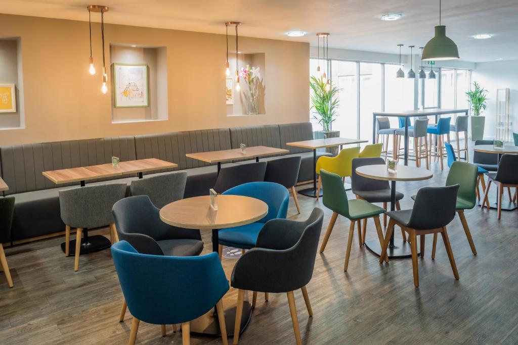 Holiday Inn Manchester West, an IHG Hotel Image