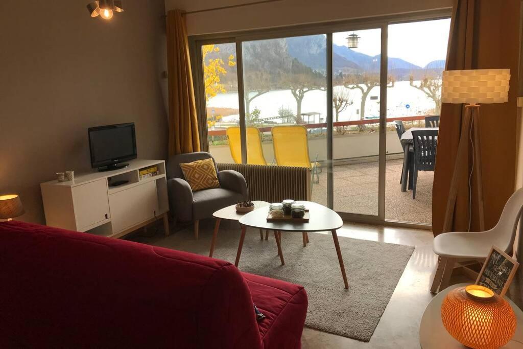 CHEZ JACQUES - terrasse avec vue lac et montagne 5
