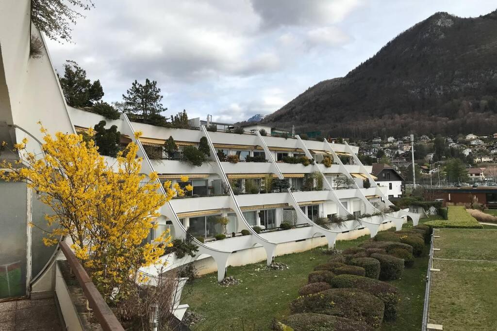 CHEZ JACQUES - terrasse avec vue lac et montagne 6