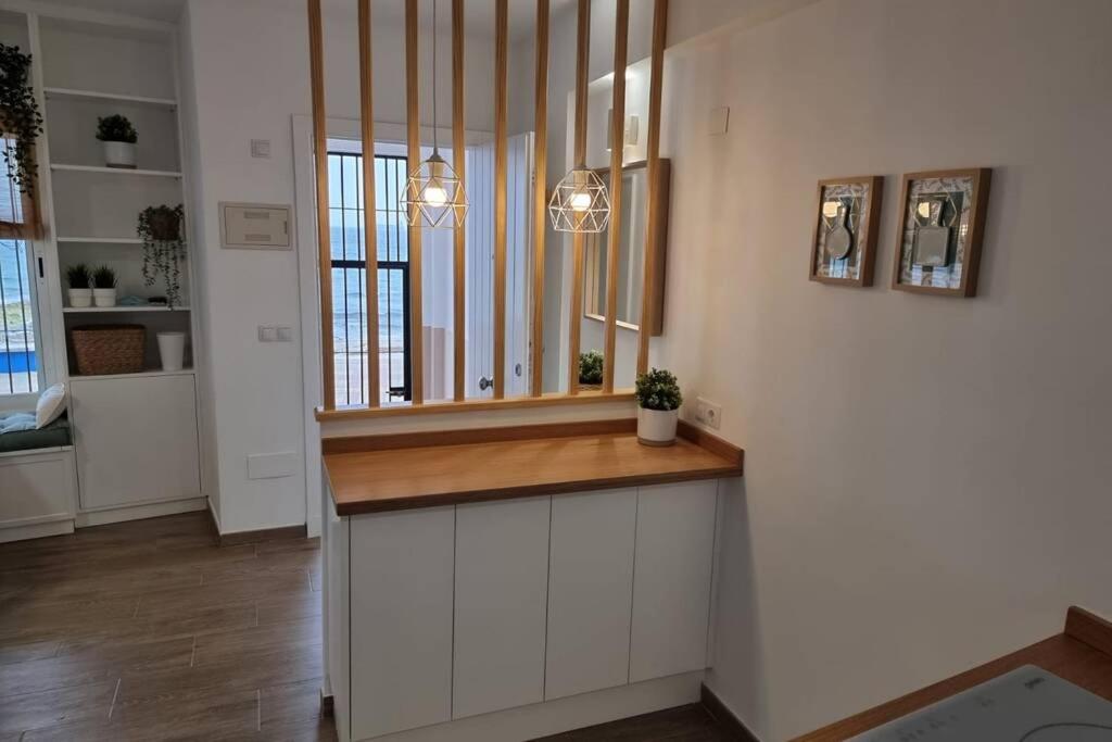Precioso apartamento 1ª linea de playa Getares 3