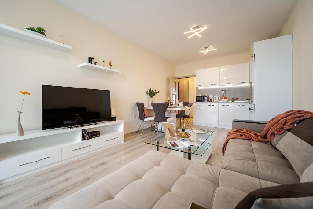 Summertime in Varna South Bay Beach Residence 6