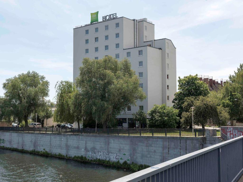 ibis Styles Berlin Treptow Image
