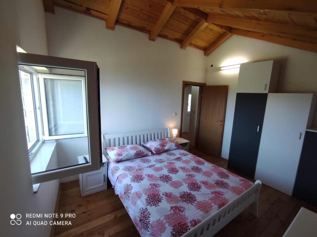 Rest house with jacuzzi Mili 2