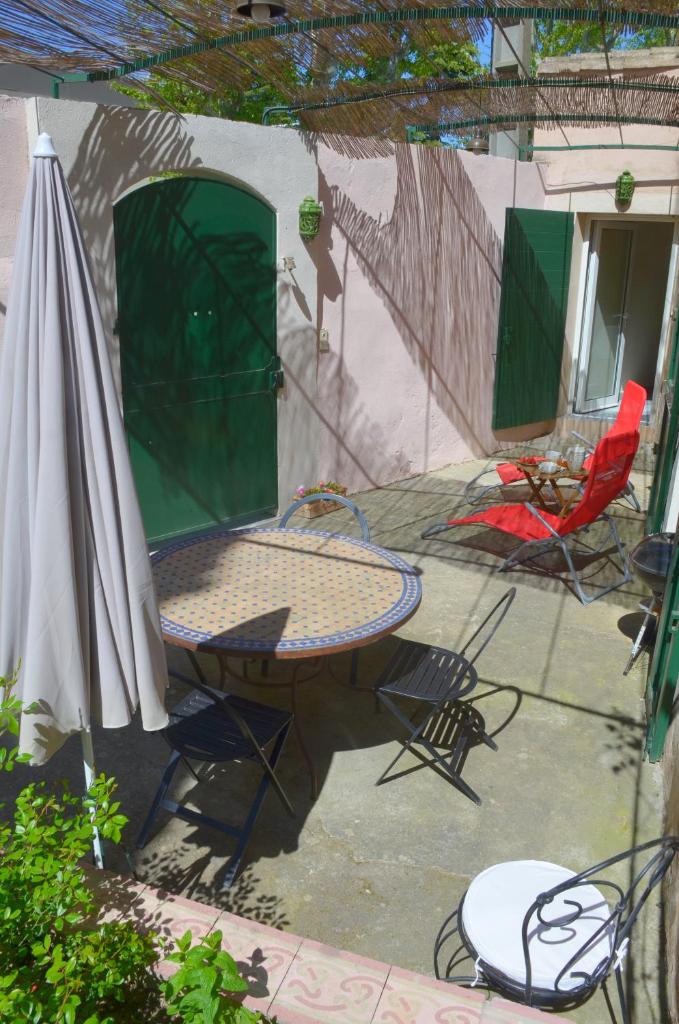 Le Mas Sivan - maison provençale avec terrasse, parking sécurisé, climatisation, wifi 2