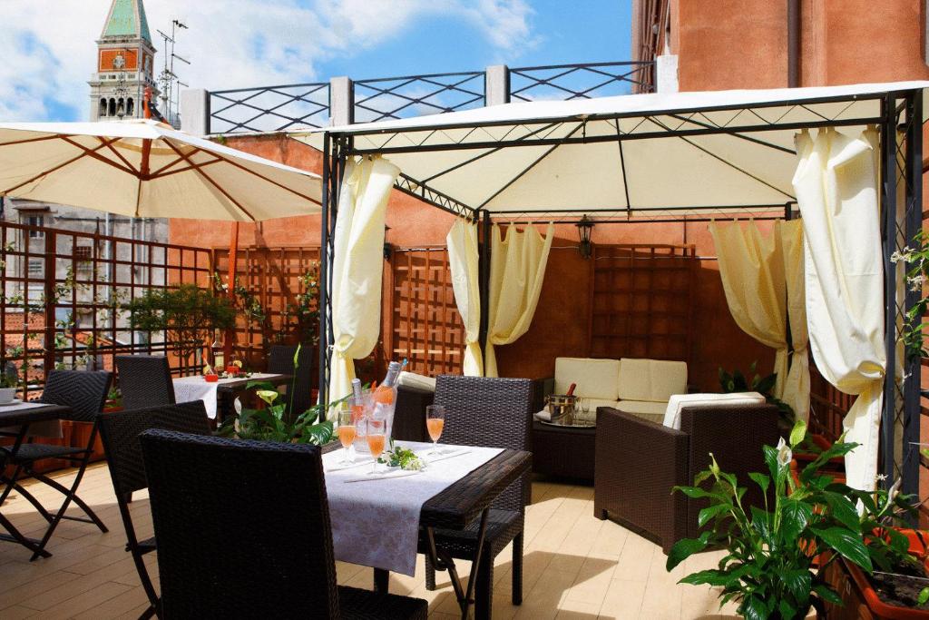 Hotel Castello Image