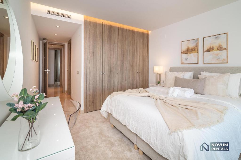 NEWLY BUILT Top Modern Penthouse in Puerto Banús 2
