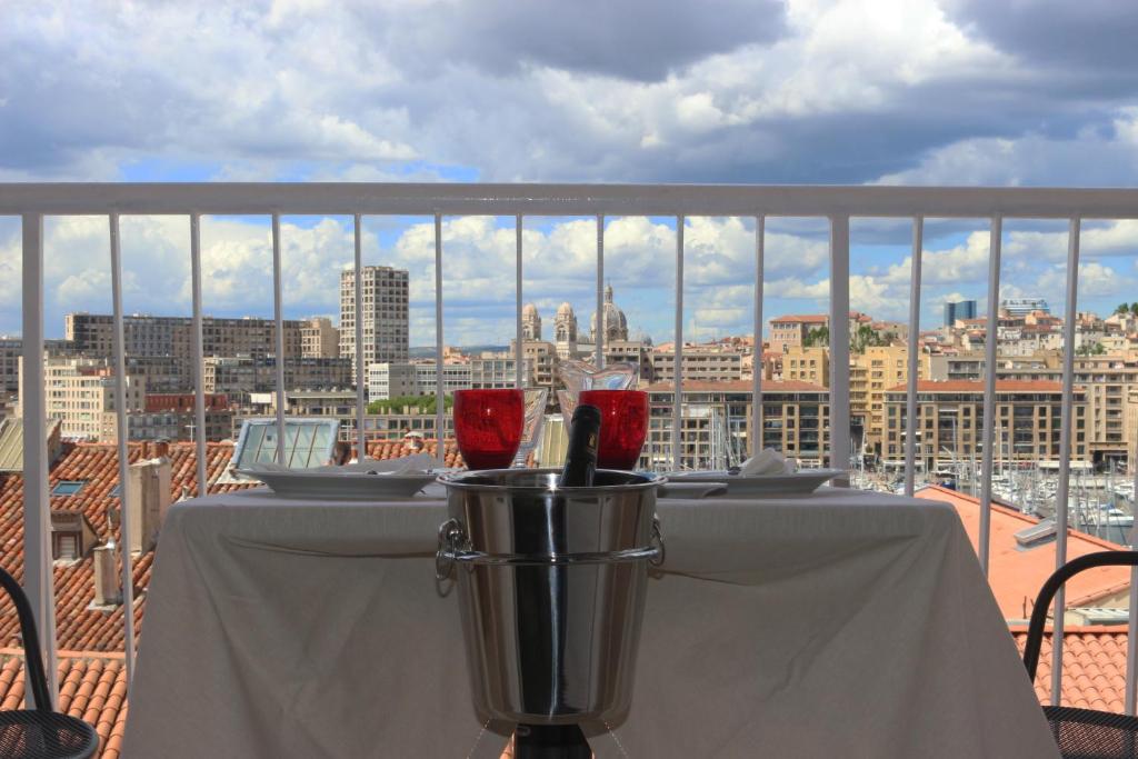 Suite privée du balcon du vieux port Marseille 4