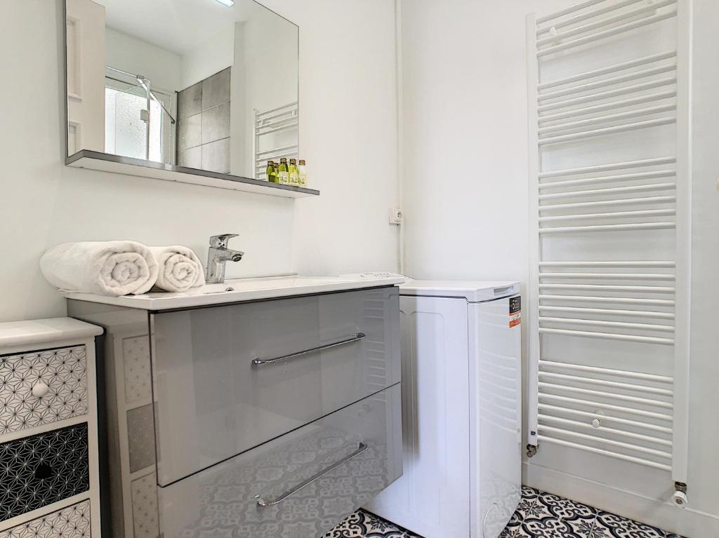 Nestor&Jeeves - HAPPINESS BEACH - Central - Close sea - Top floor 3