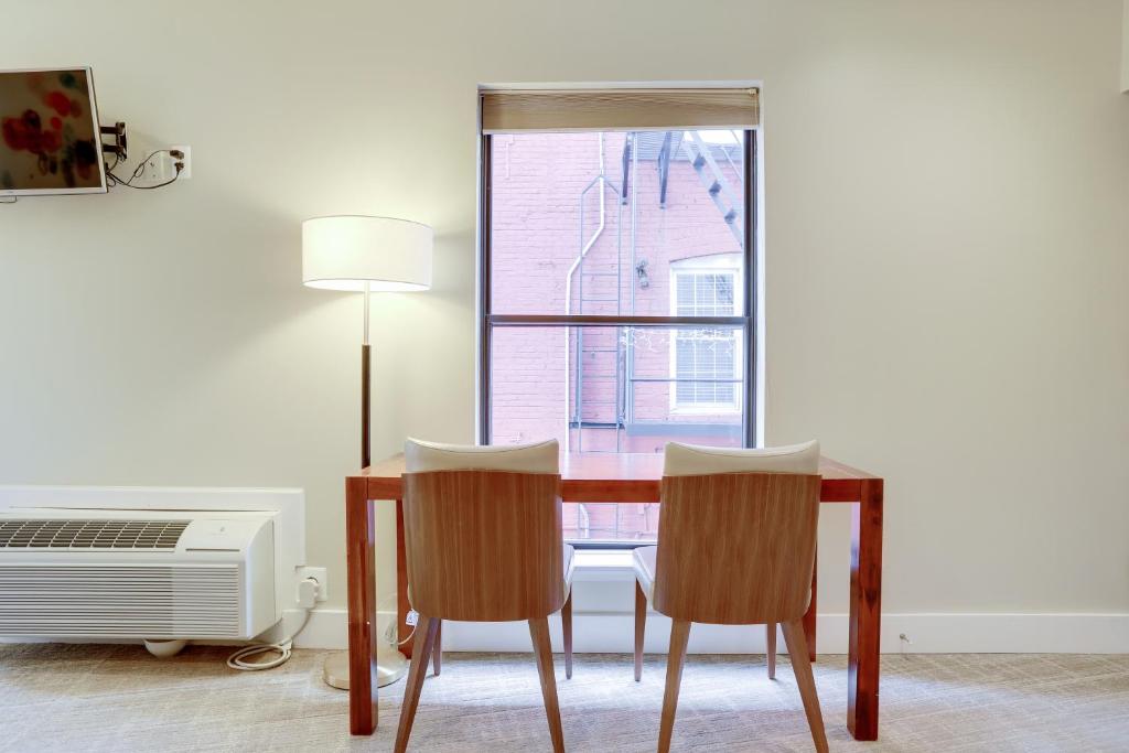 Sojourn at DuPont Place Image