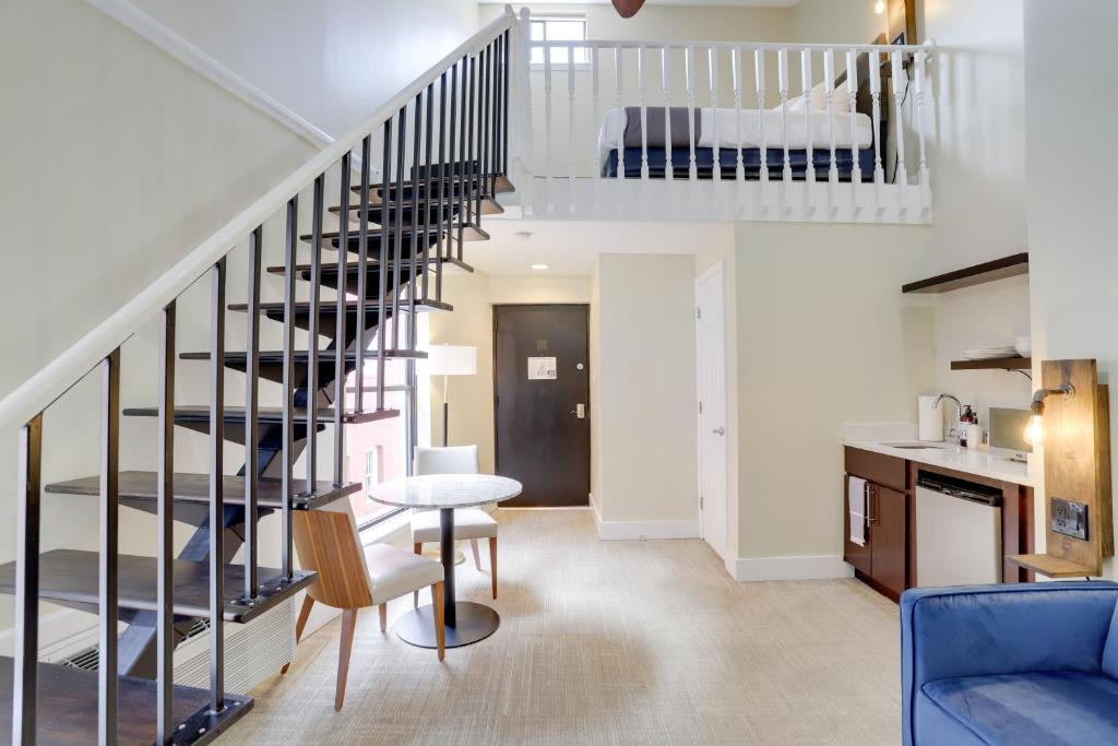 Sojourn at DuPont Place Image